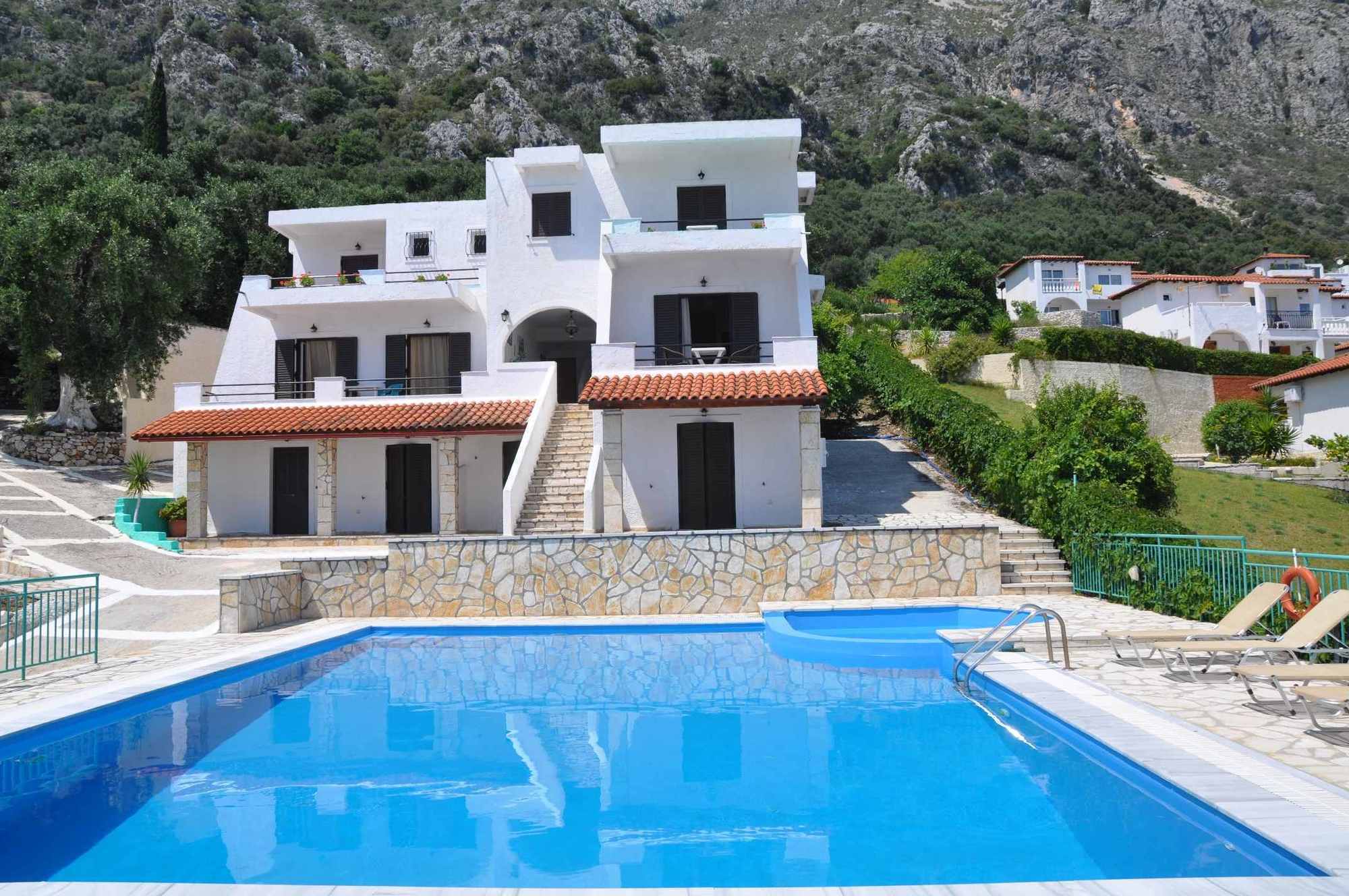 Yannis Servos Barbati Apartments Exterior photo